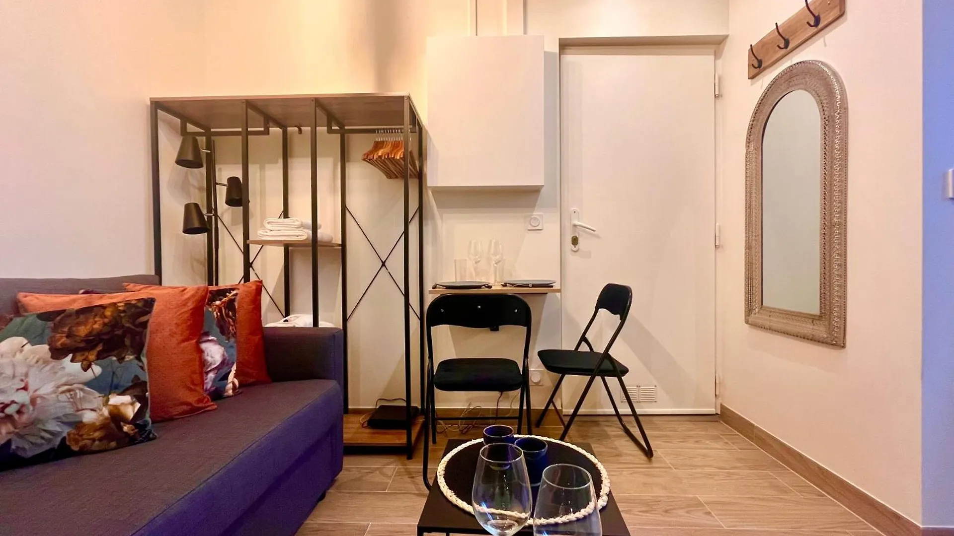 Fully Equipped Studio - 4 Mins From The Metro Paris Apartment